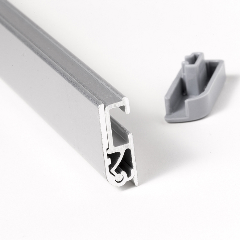 Rail clipant pour tout type de kakémono, en alu avec embout Rail clipant pour tout type de kakémono, en alu avec embout